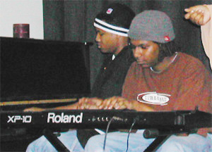 BAS_KeyboardDuo.JPG (29457 bytes)